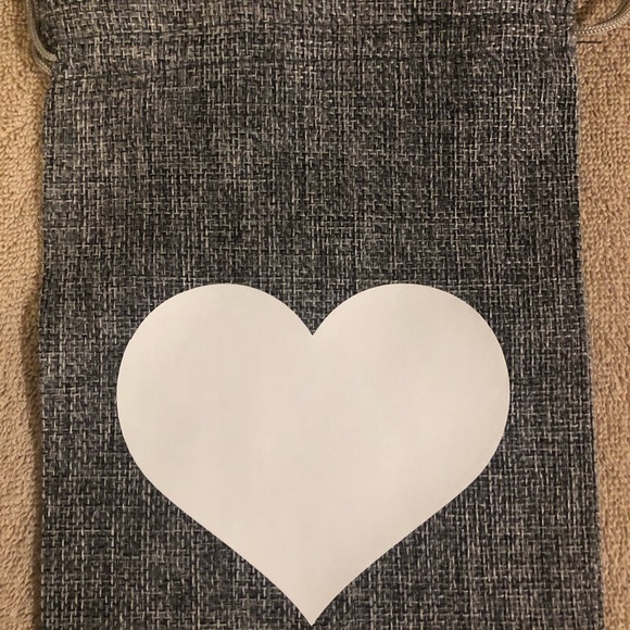 Gift bag - Picture 1 of 3